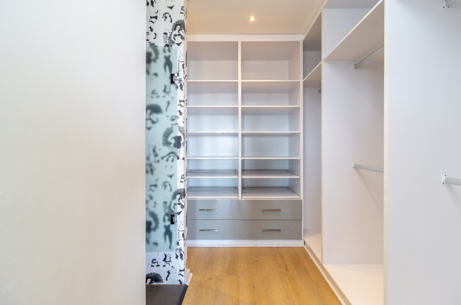 To Let 3 Bedroom Property for Rent in Green Point Western Cape